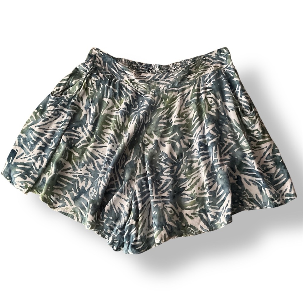 Santiki women’s high rise shorts Sz medium lightweight